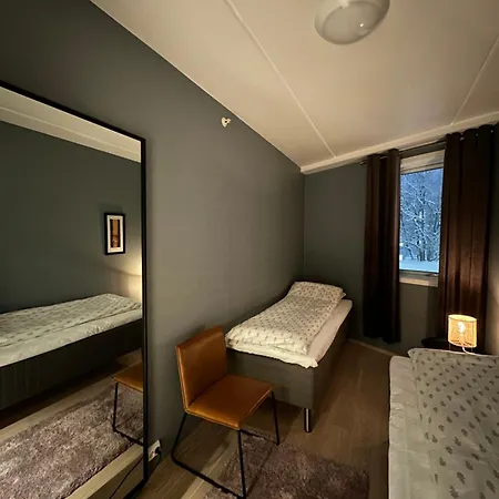 아파트 Koselig Byleilighet Sor I Sentrum Av Tromso. 트롬쇠